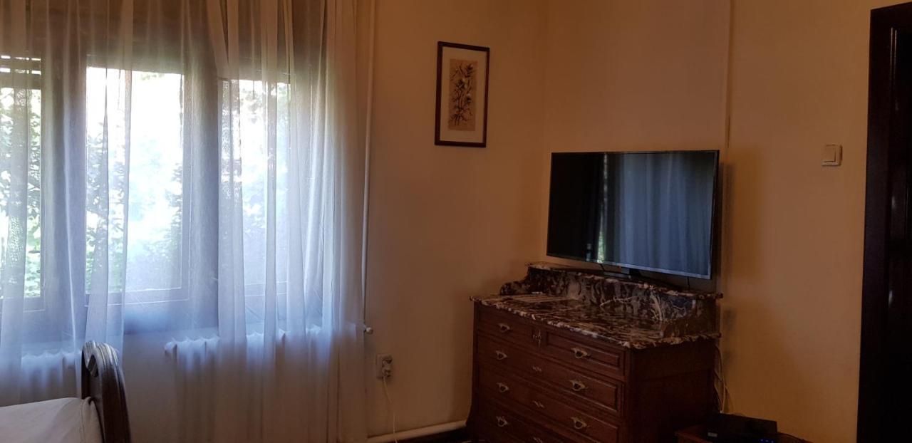La Mihai Lupeni  Exteriör bild